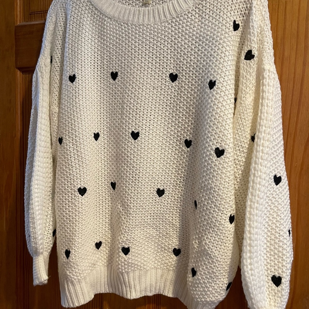 New without tags Black and white heart print sweater
